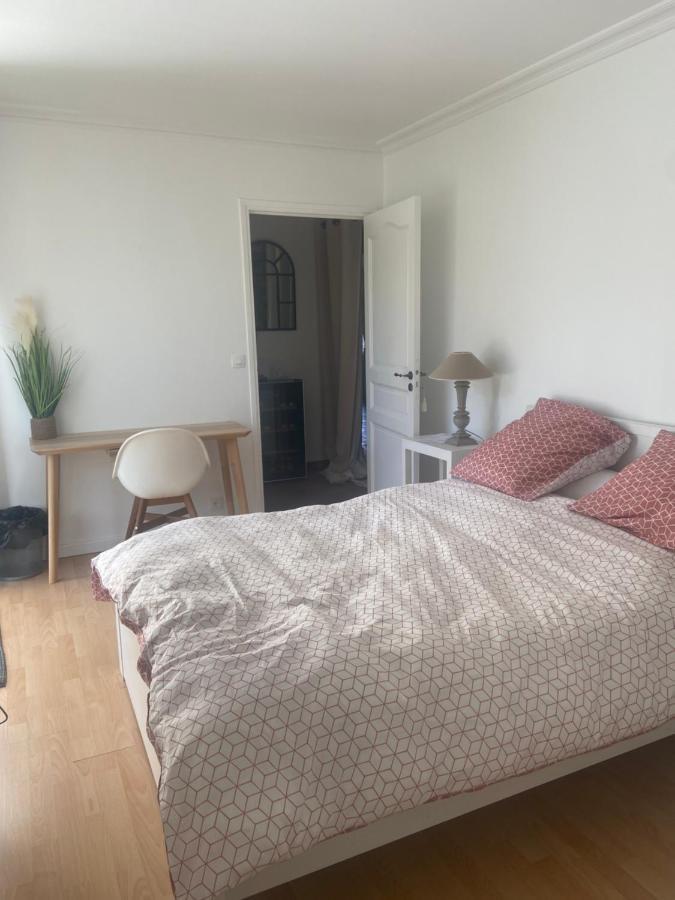 Superbe Chambre Lägenhet Vauhallan Exteriör bild